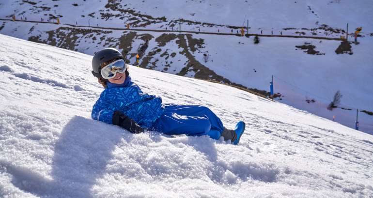 Çocuklar için kayak eğitimi