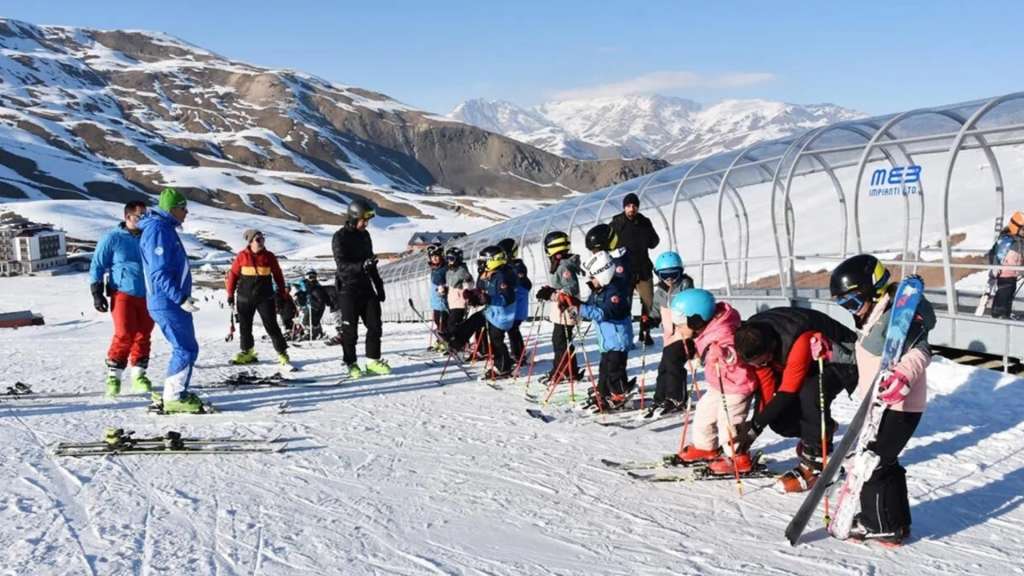 sömestır çocukar için kayak dersi